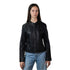 Chamarra de Piel para dama en color negro marca Wrangler.